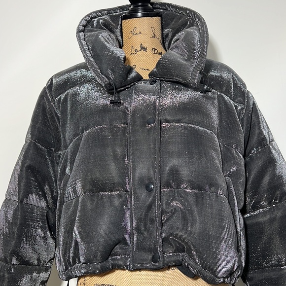 LOVERS + FRIENDS || 🔥HOST PICK🔥Silver & Black Metallic Puffer Jacket. Sz. XL - Picture 8 of 17
